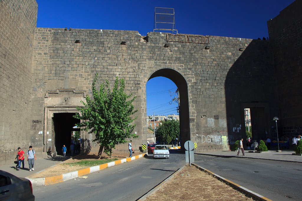 13-Urfa Kapisi (Edessa Gate).jpg